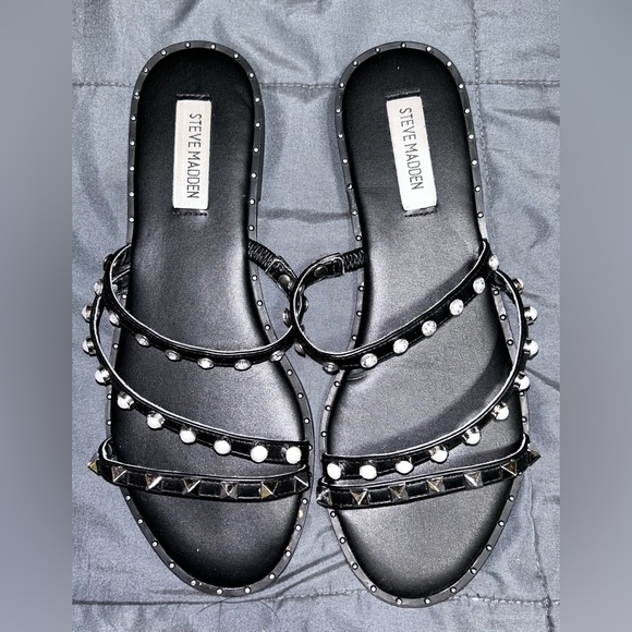 Steve Madden Black Zaidy Sandals - Picture 1 of 4